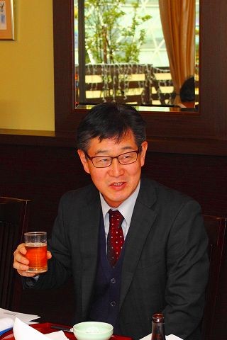 猿見田隆宏副支部長 乾杯